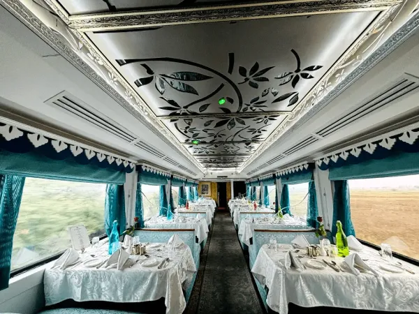 Palace On wheels